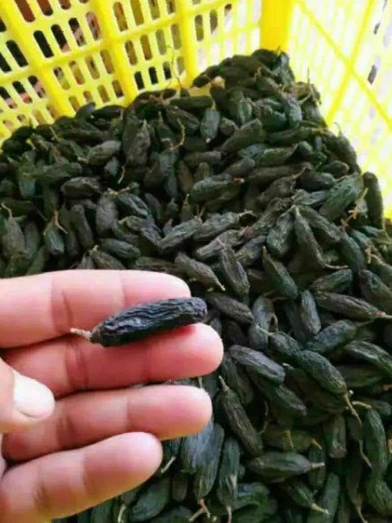 Premium Quality Black Raisins (Sultanas), Natural Dried Grapes, Without Seeds, Large Jumbo Size, No Sugar Added, High in Iron & Fibre, Clean & Fresh Quality 1 Kg Pack